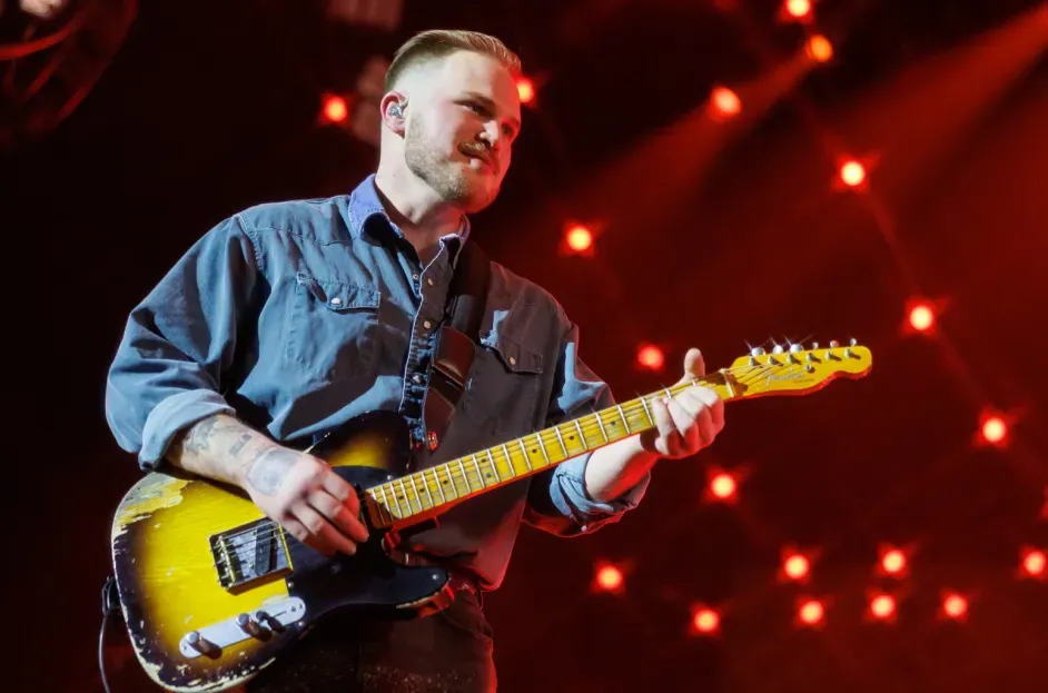 Zach Bryan Debuts Unreleased Song ‘Sandpaper’ at Concert in New Jersey